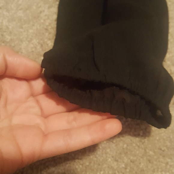 A Lace-and-ruffled two bow shirt - Picture 3 of 8